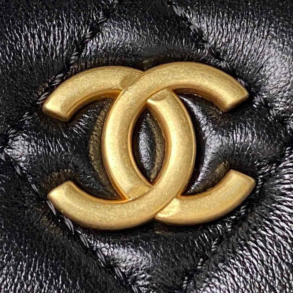 Chanel AS4287 Large hobo bag Shiny crumpled lambskin gold-tone Black