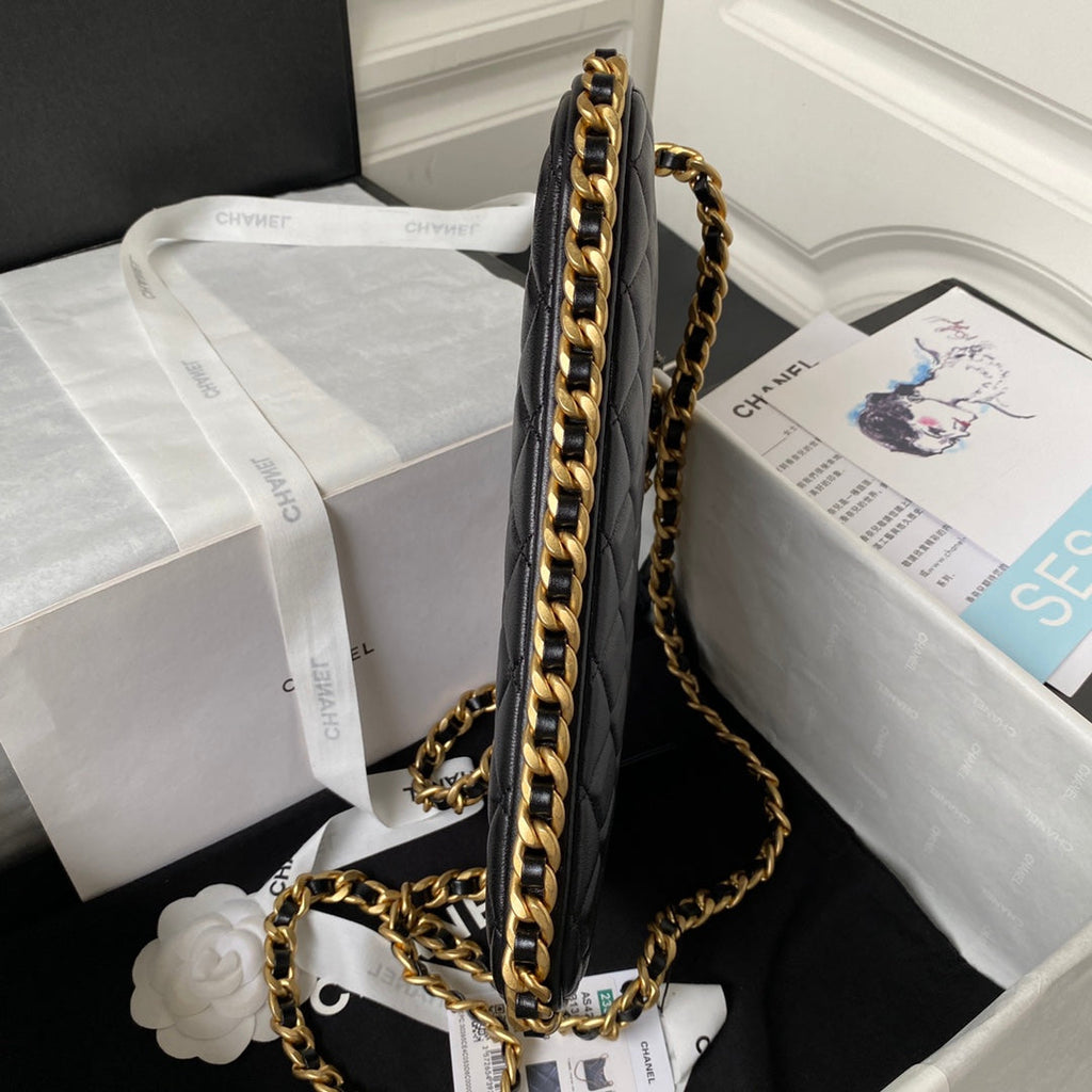 Chanel AS4287 Large hobo bag Shiny crumpled lambskin gold-tone Black