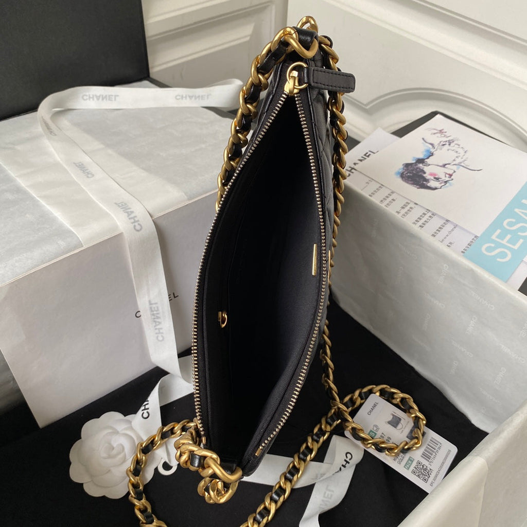 Chanel AS4287 Large hobo bag Shiny crumpled lambskin gold-tone Black