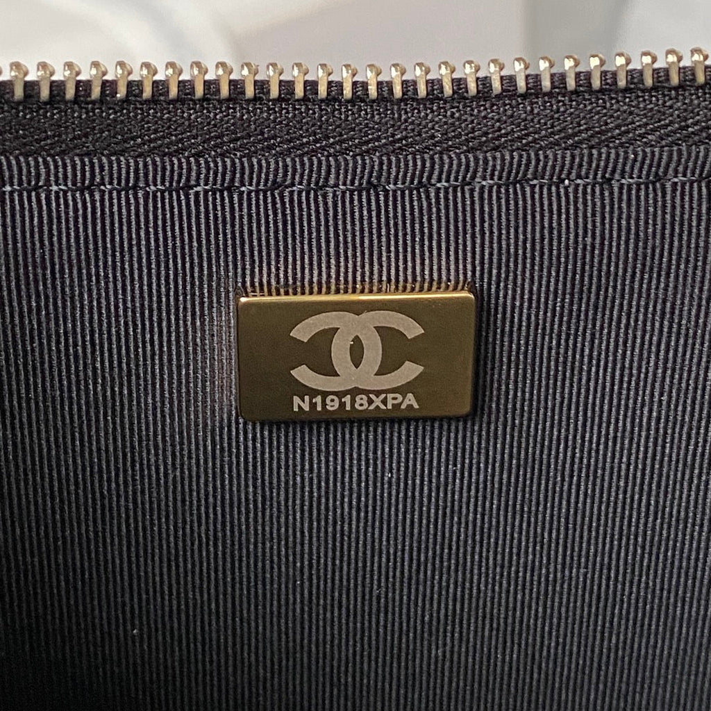 Chanel AS4368 Large hobo bag Shiny crumpled lambskin gold-tone Black