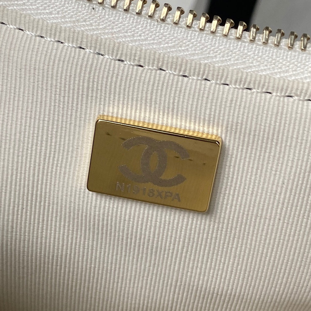 Chanel AS4368 Large hobo bag Shiny crumpled lambskin gold-tone Beige
