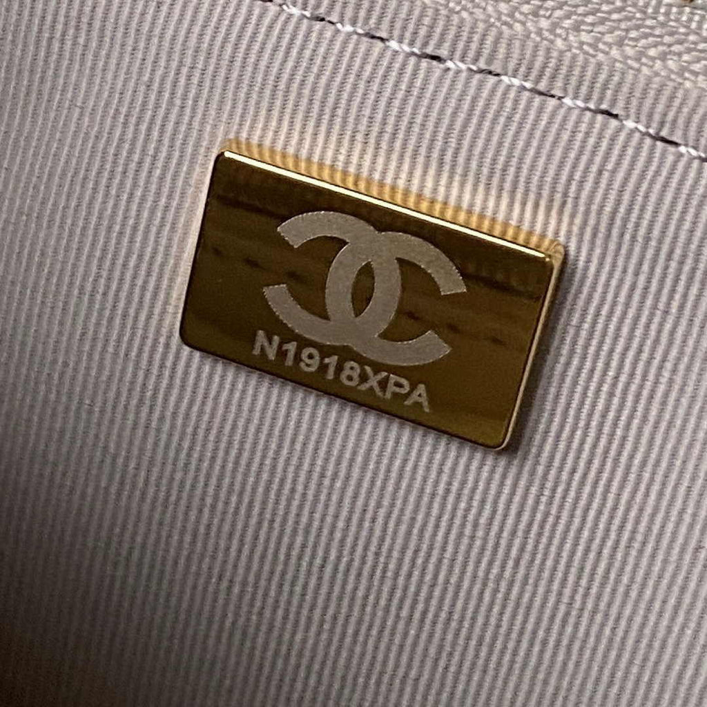 Chanel AS4378 Hobo handbag Shiny crumpled Gray Lambskin gold-tone