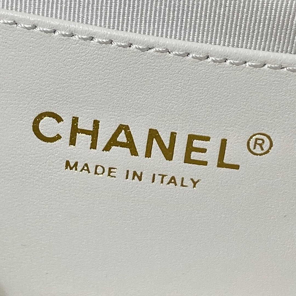 Chanel AS4612 Hobo Bag Grained Calfskin White