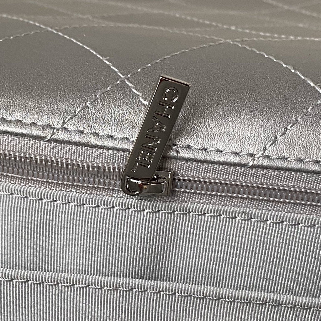 Chanel AS4661 MAXI Flap Cruise Bag Lambskin Silver