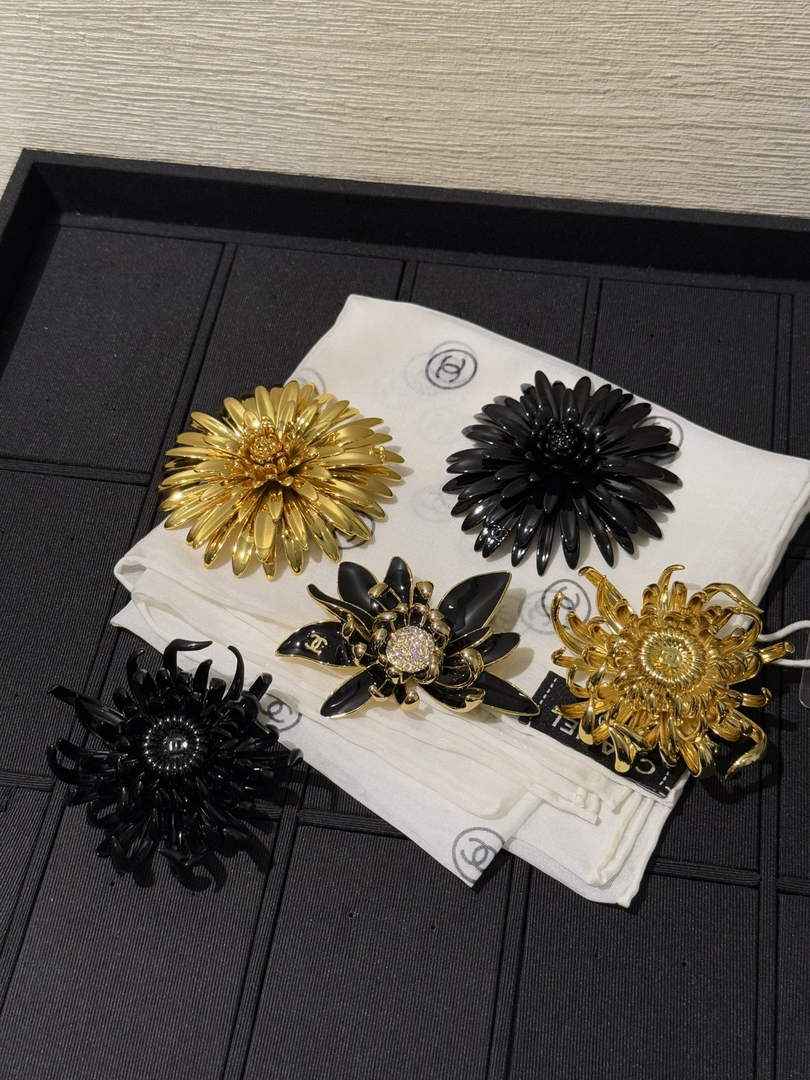 Chanel Brooch Jewelry ABH3252
