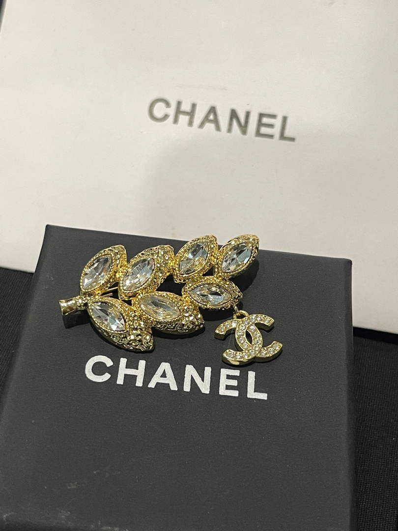 Chanel Brooch Jewelry J33420
