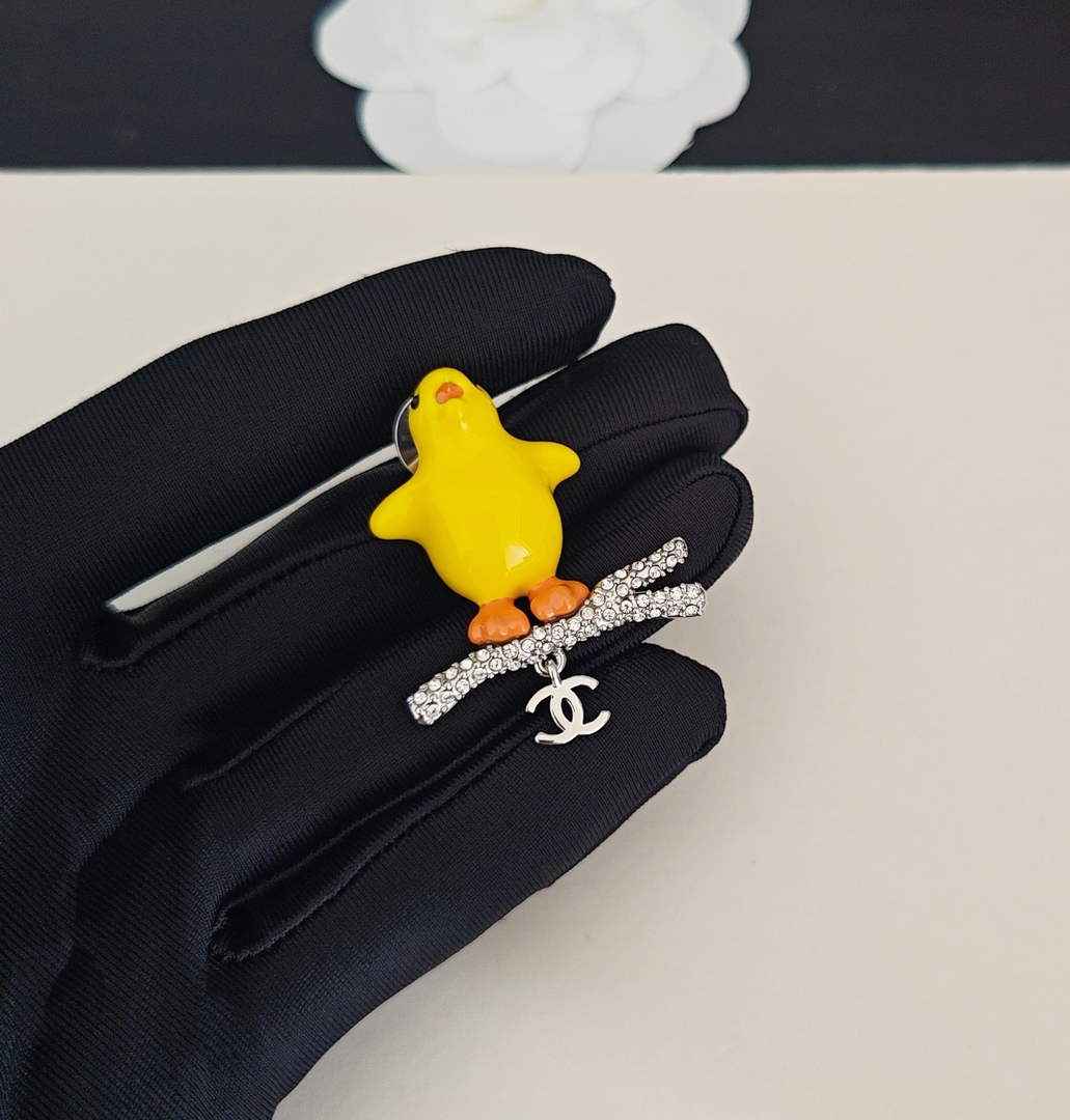 Chanel Brooch Jewelry J33420