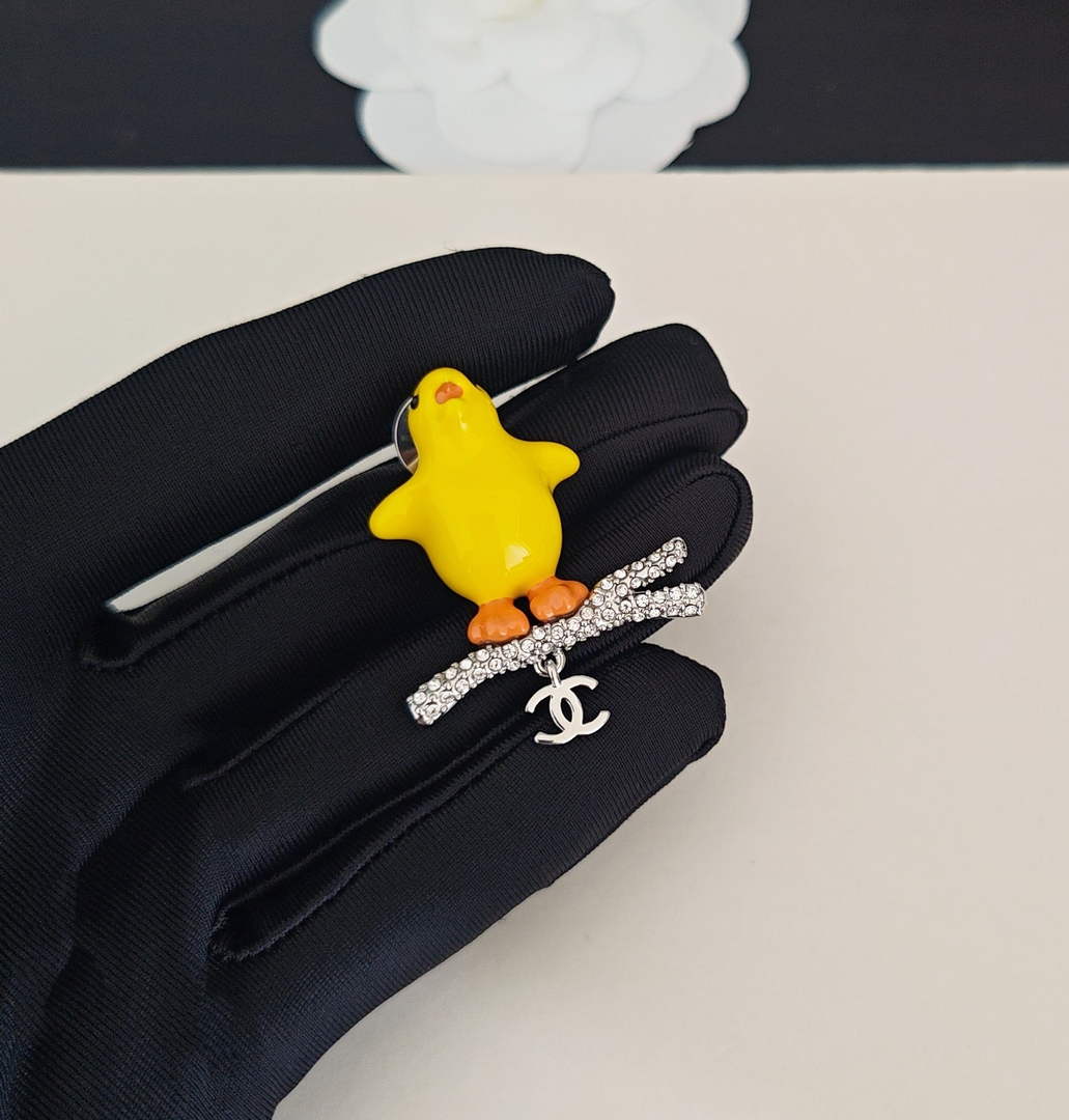 Chanel Brooch Jewelry J33422