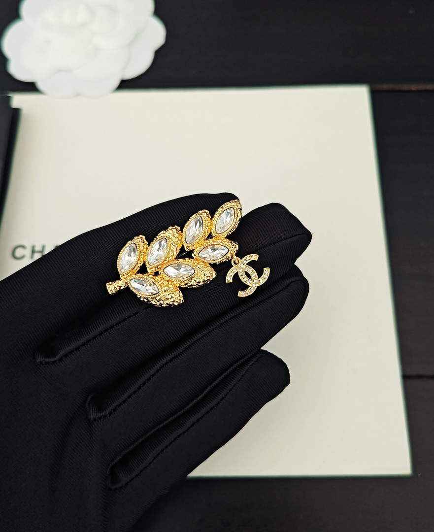 Chanel Brooch Jewelry J33530