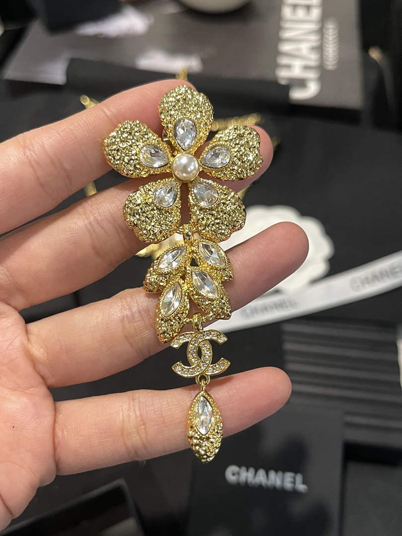 Chanel Brooch Jewelry J33420