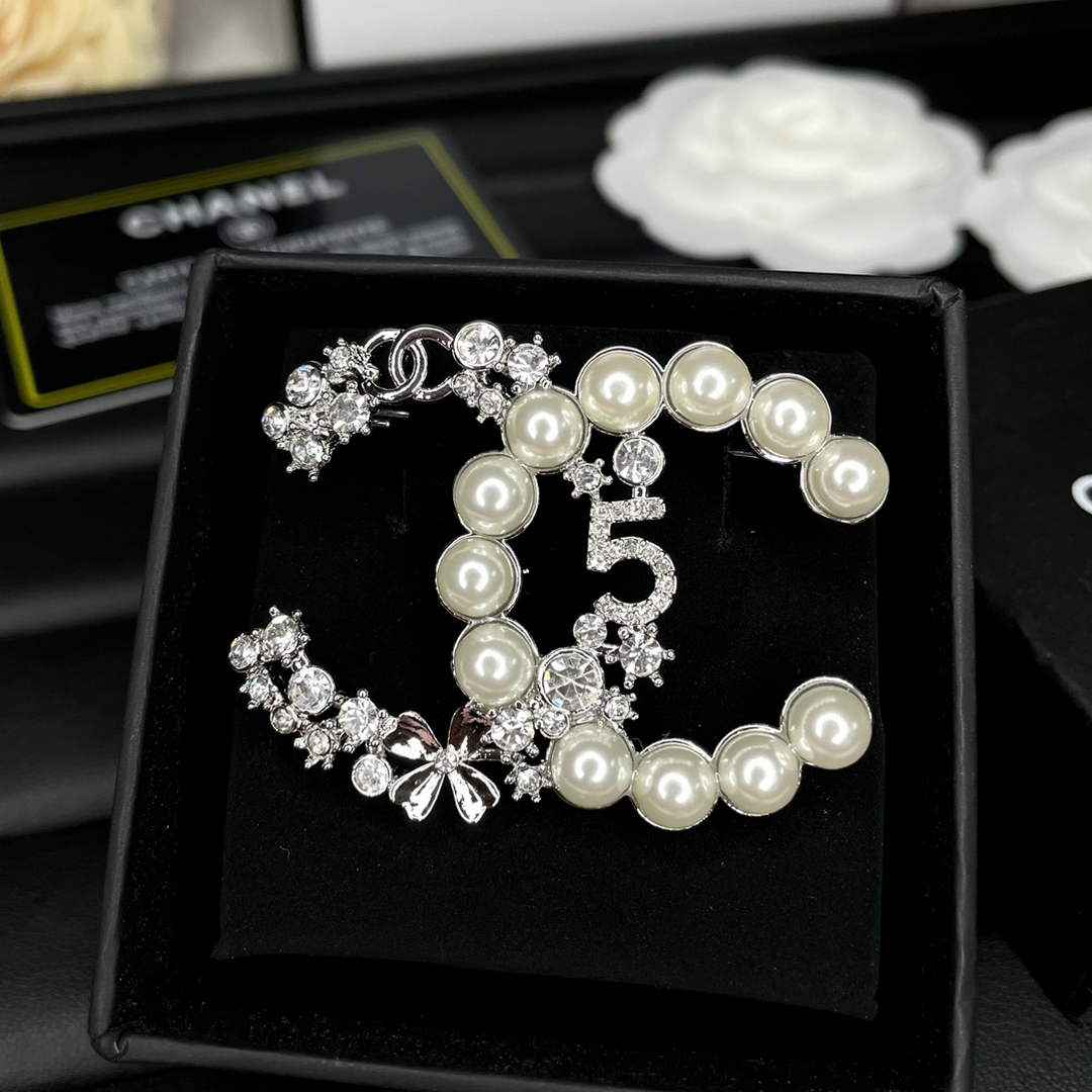 Chanel Brooch Jewelry J33500