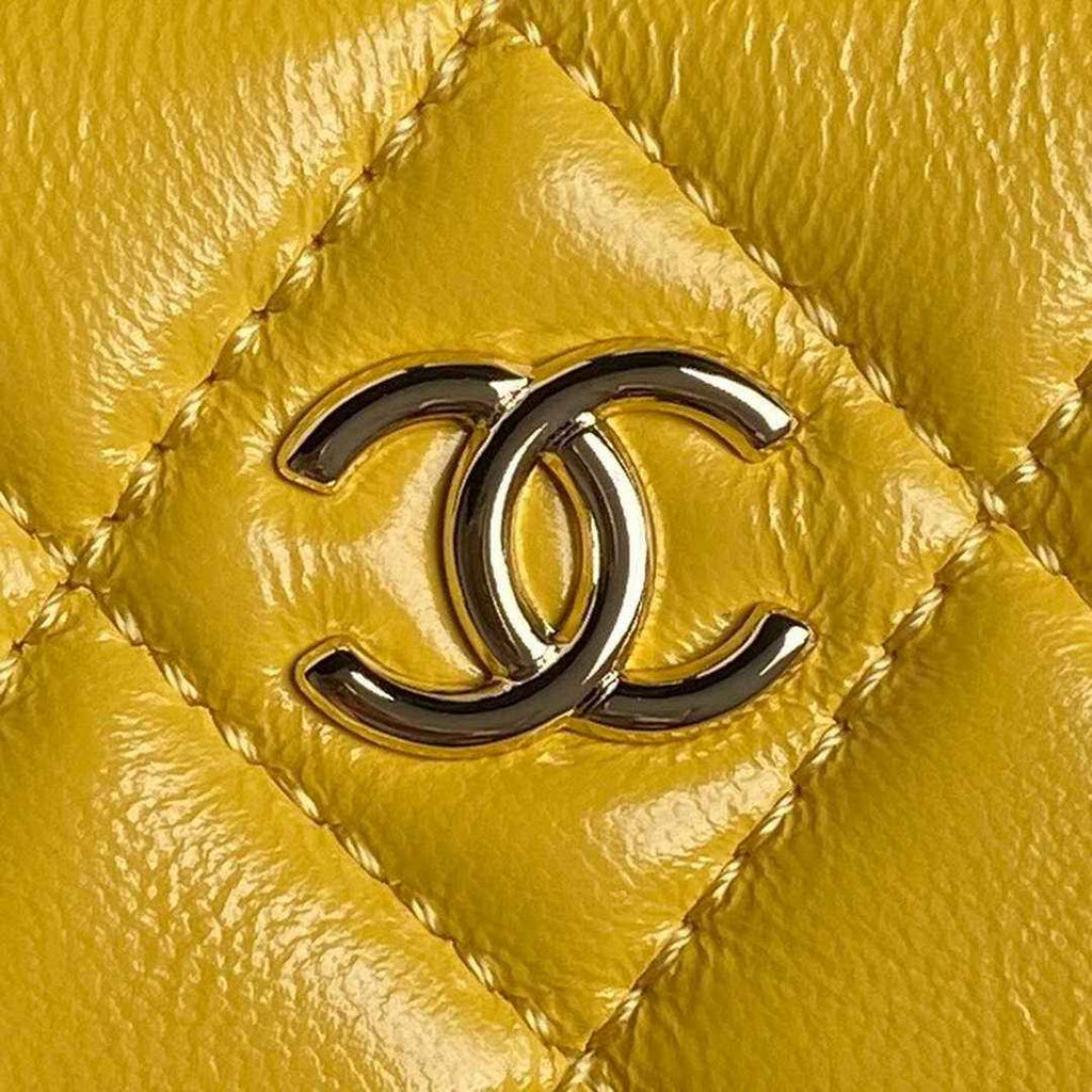 Chanel Camera case, Shiny crumpled lambskin AS5156 yellow