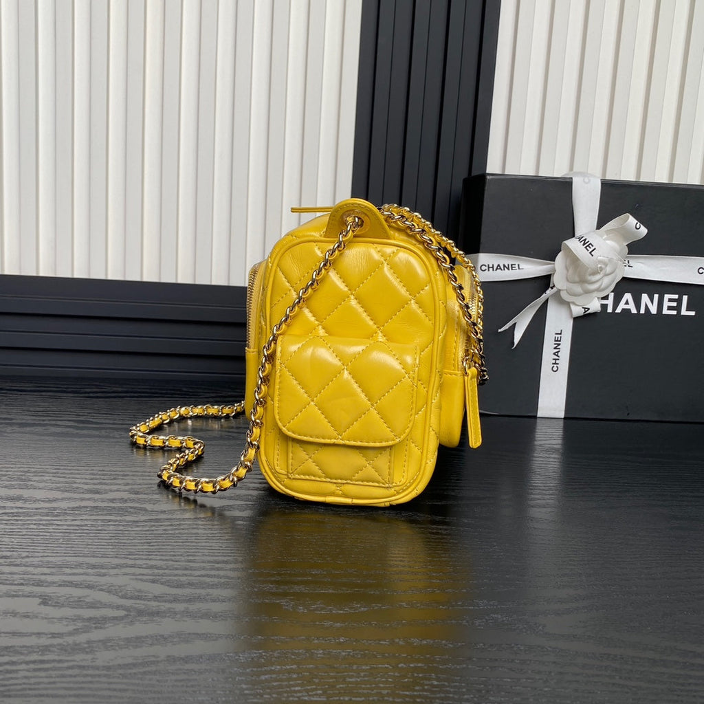 Chanel Camera case, Shiny crumpled lambskin AS5156 yellow