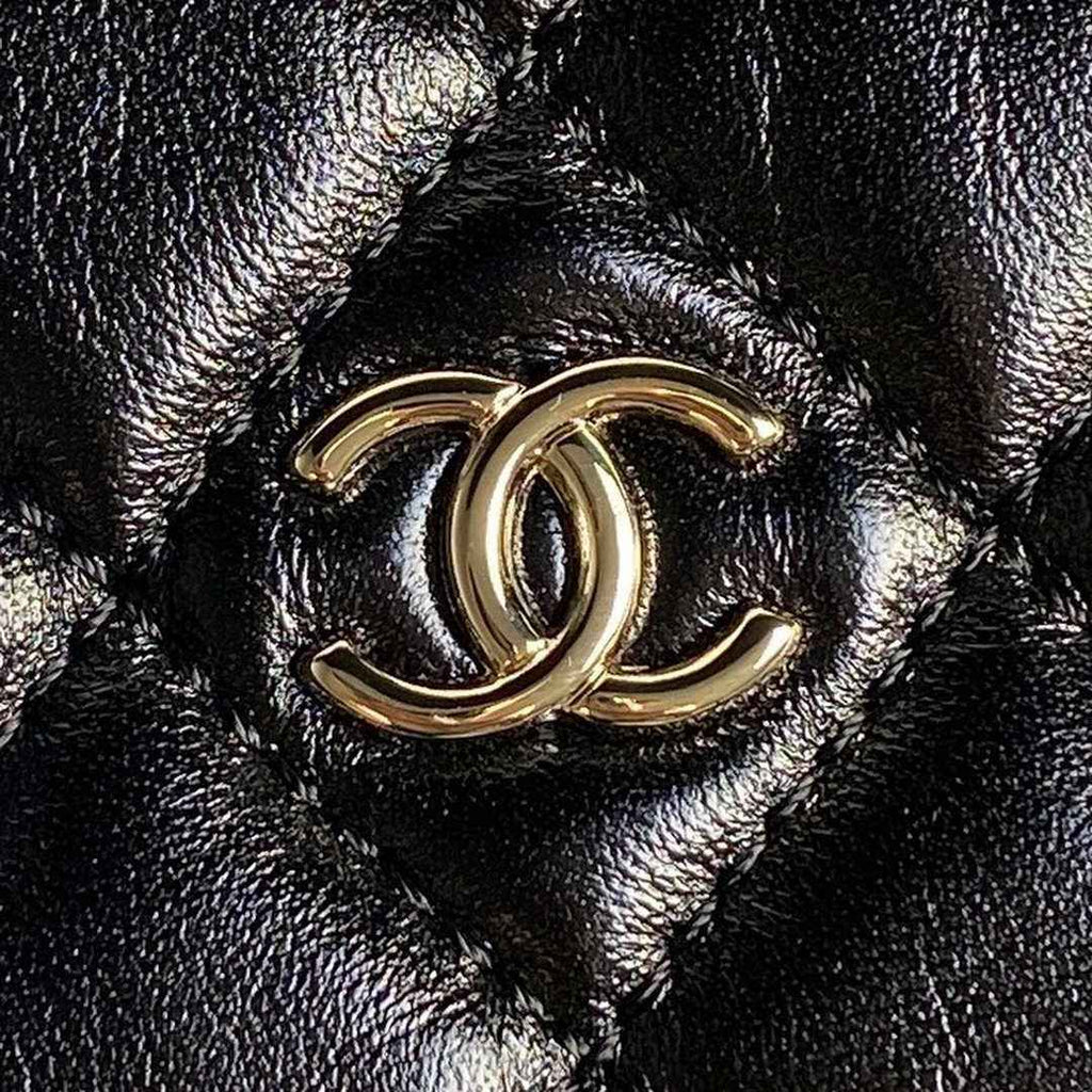 Chanel Camera case, Shiny crumpled lambskin AS5156 black