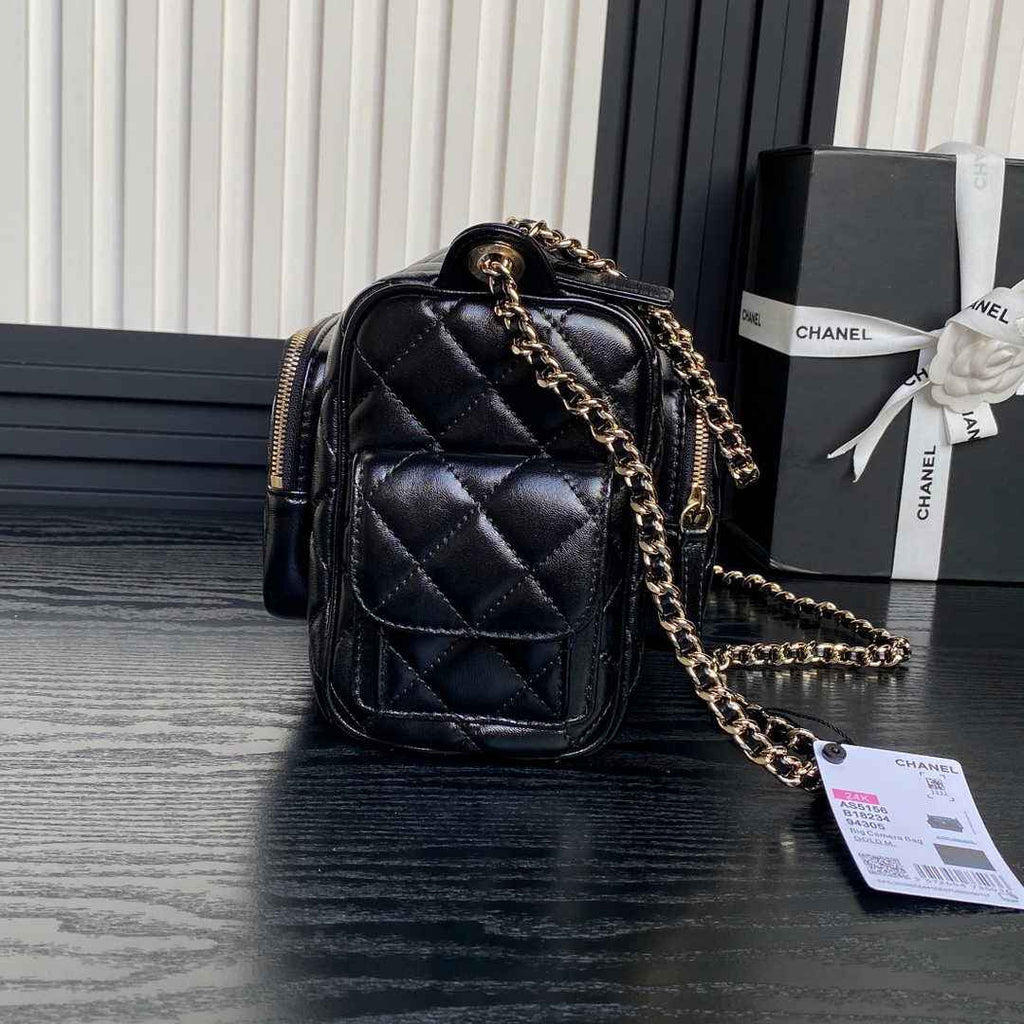 Chanel Camera case, Shiny crumpled lambskin AS5156 black