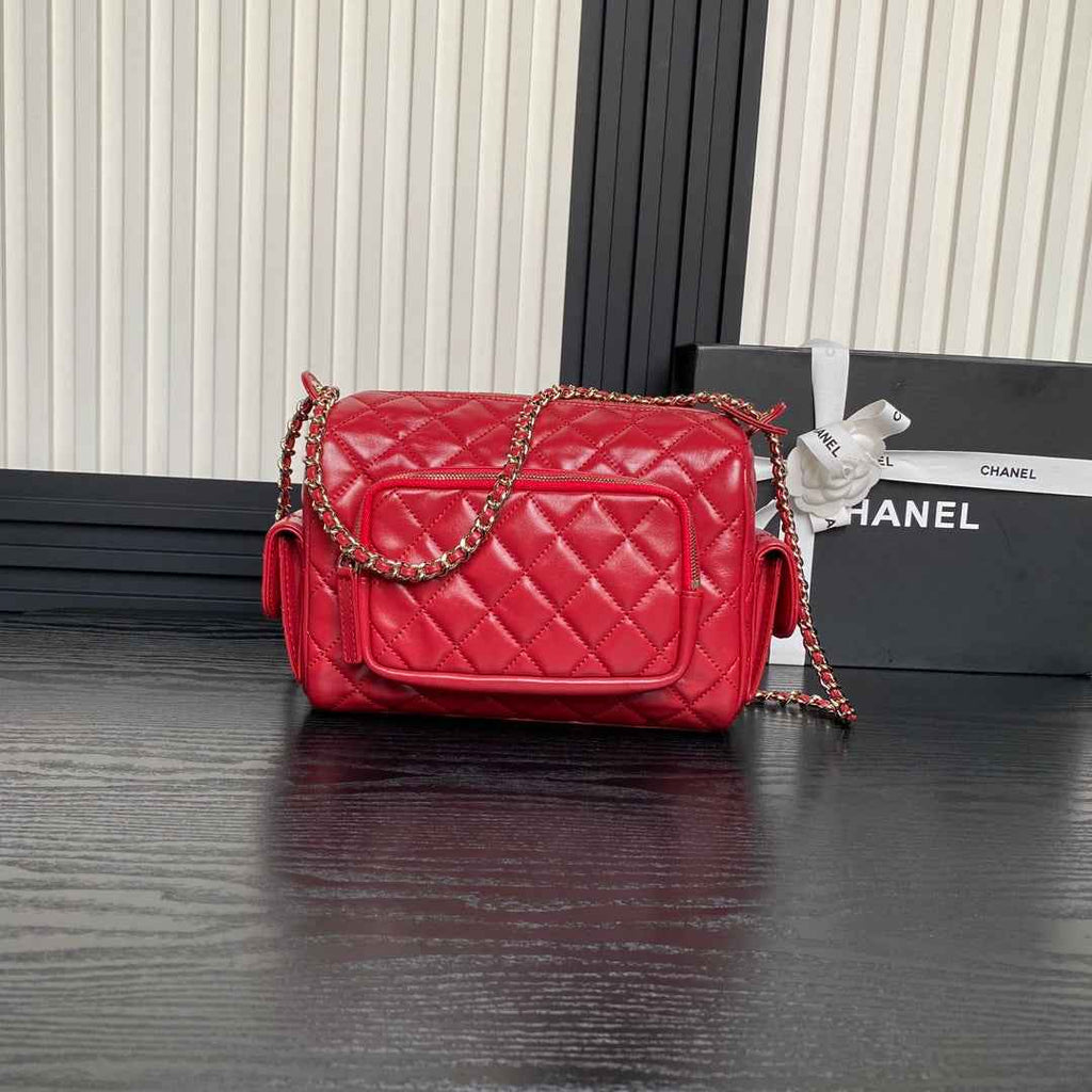 Chanel Camera case, Shiny crumpled lambskin AS5156 red