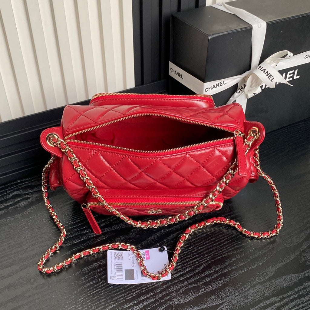 Chanel Camera case, Shiny crumpled lambskin AS5156 red