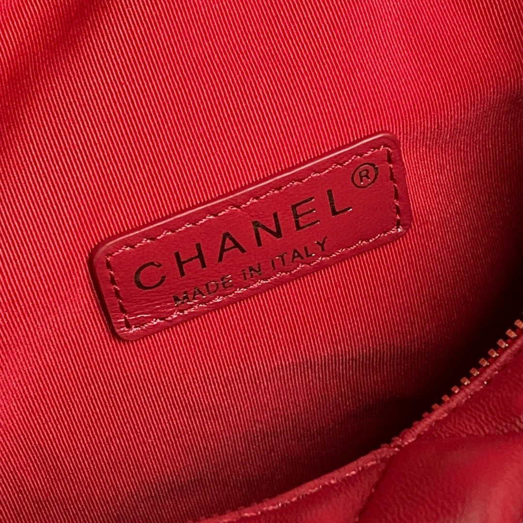 Chanel Camera case, Shiny crumpled lambskin AS5156 red