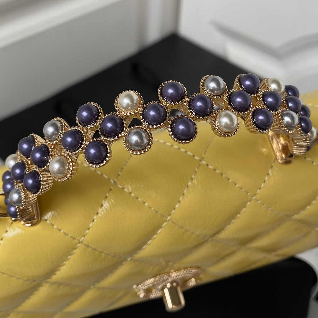 Chanel Clutch with Chain Ap3803 Lambskin Yellow