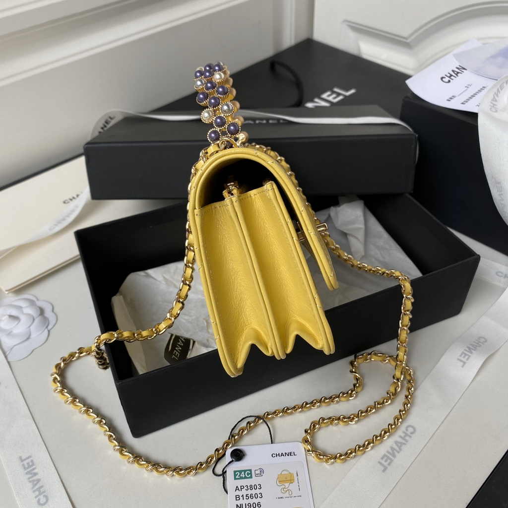 Chanel Clutch with Chain Ap3803 Lambskin Yellow