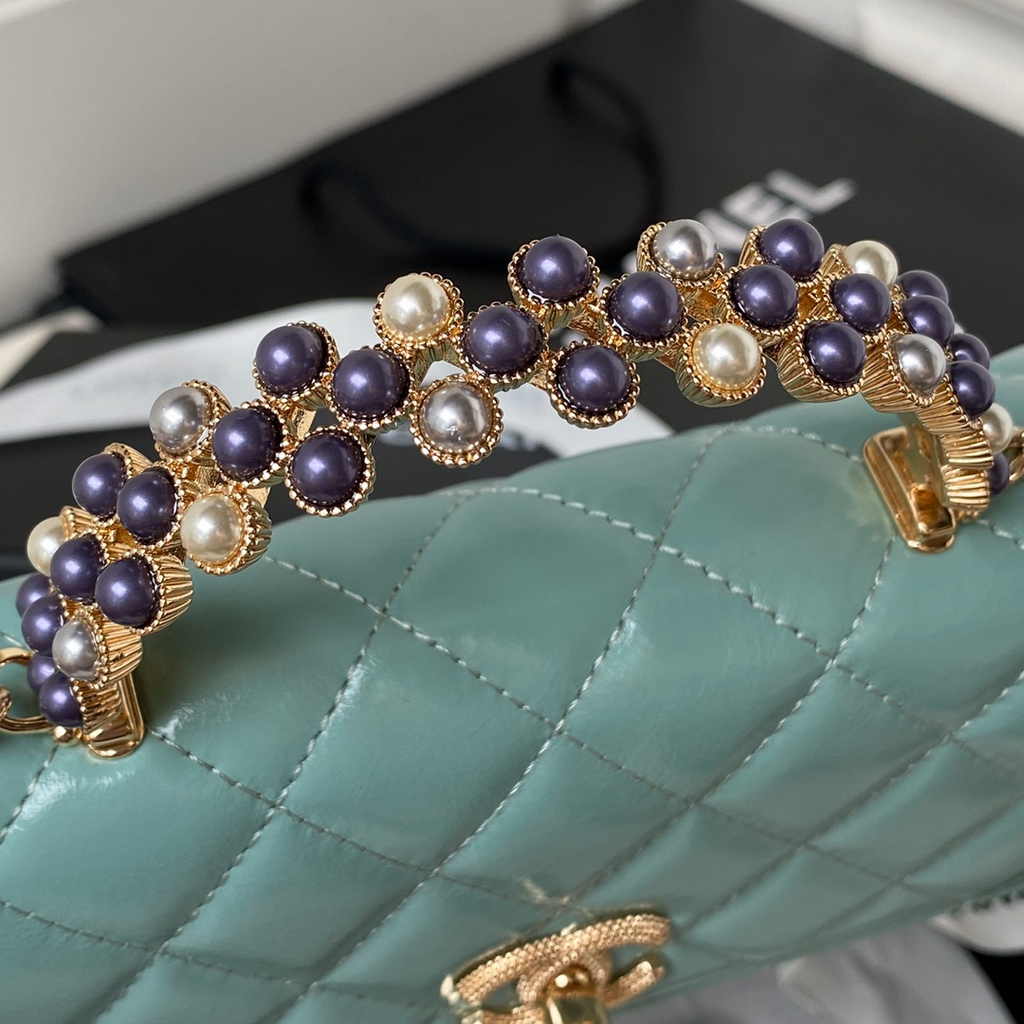 Chanel Clutch with Chain Ap3803 Lambskin Blue