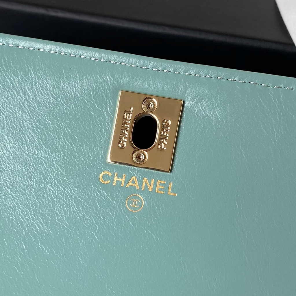 Chanel Clutch with Chain Ap3803 Lambskin Blue