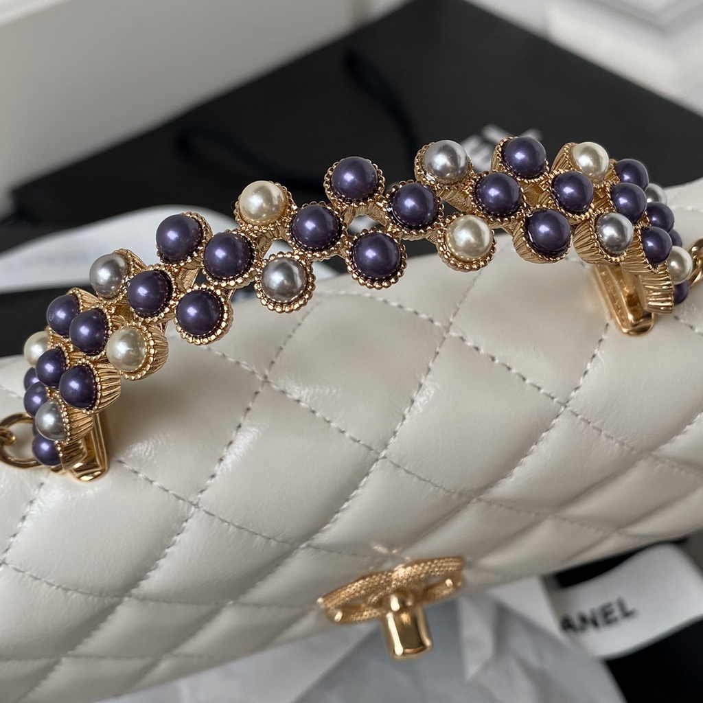 Chanel Clutch with Chain Ap3803 Lambskin White