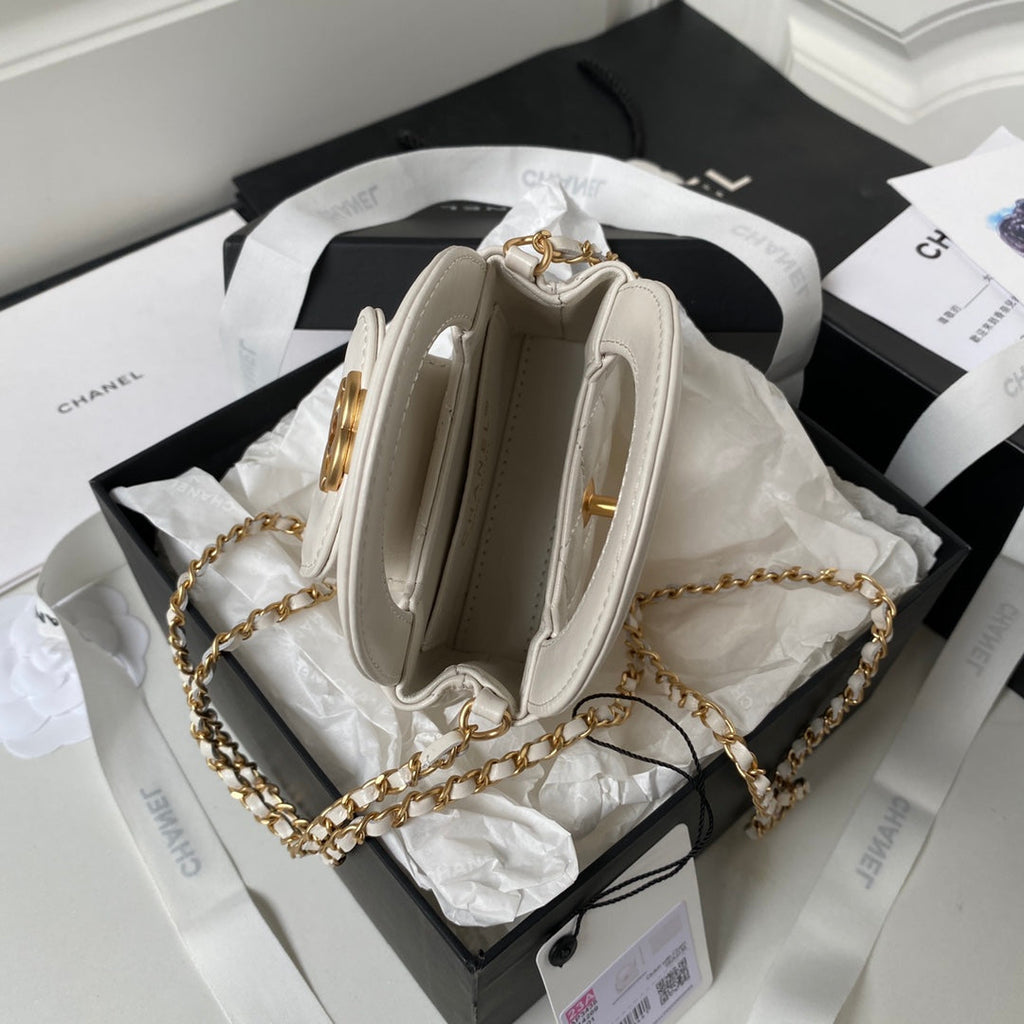 Chanel Clutch With Chain AP3435 Shiny Aged Calfskin White