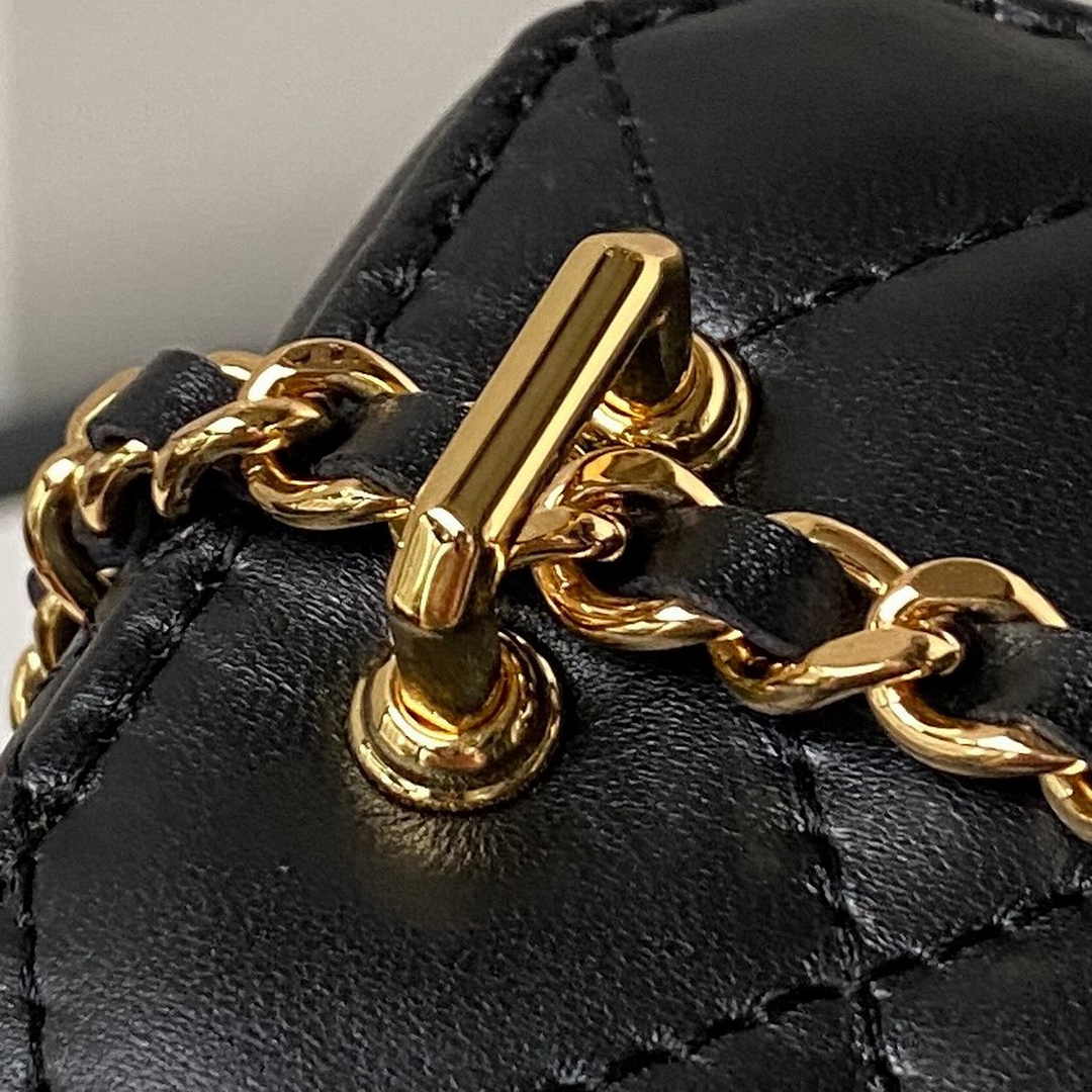 Chanel Clutch with chain AP3459 Lambskin Black