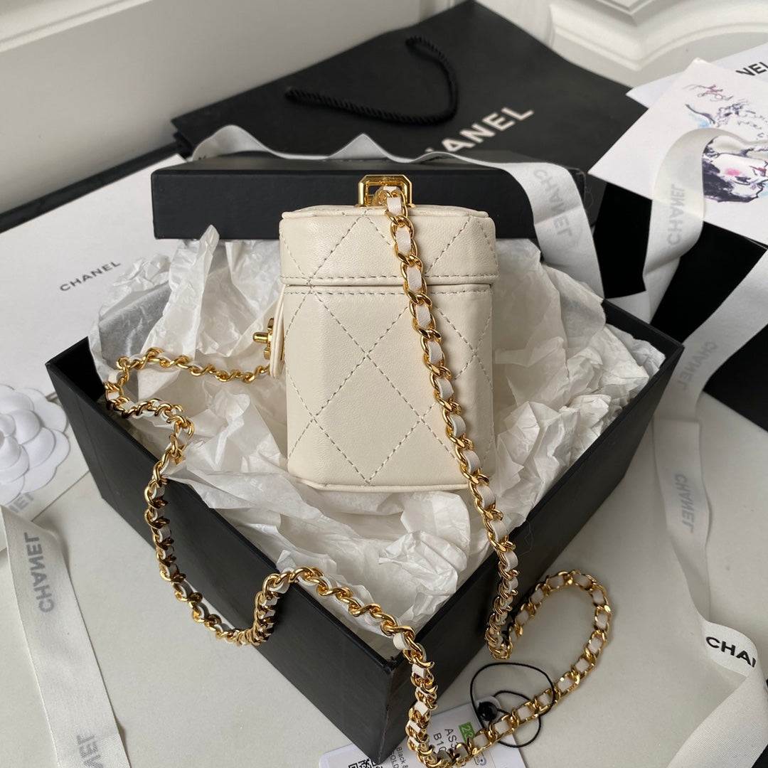 Chanel Clutch with chain AP3459 Lambskin White