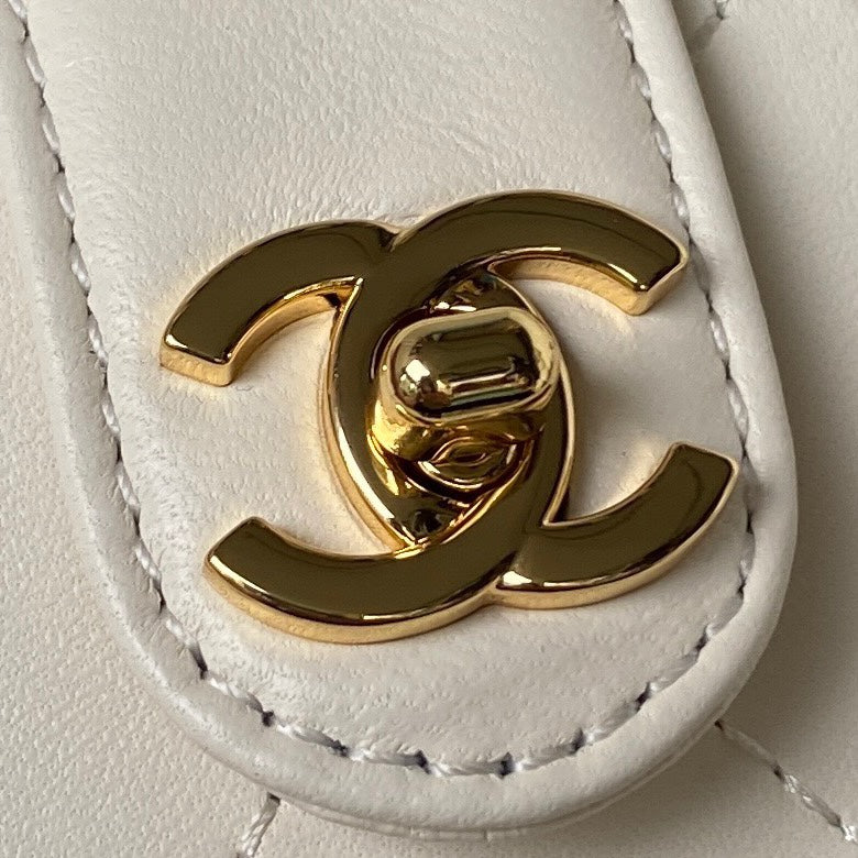 Chanel Clutch With Chain AP3459 White Lambskin