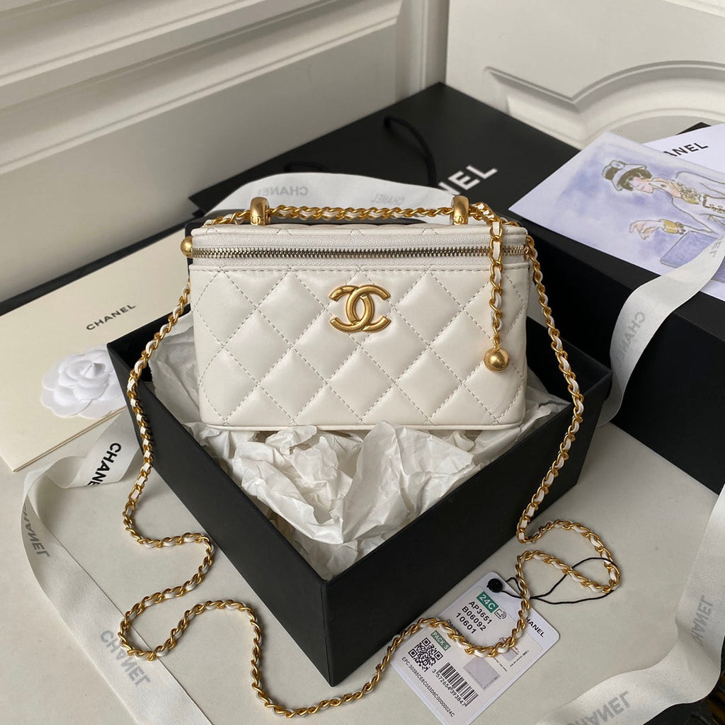 Chanel Clutch with chain AP3651 Lambskin Beige
