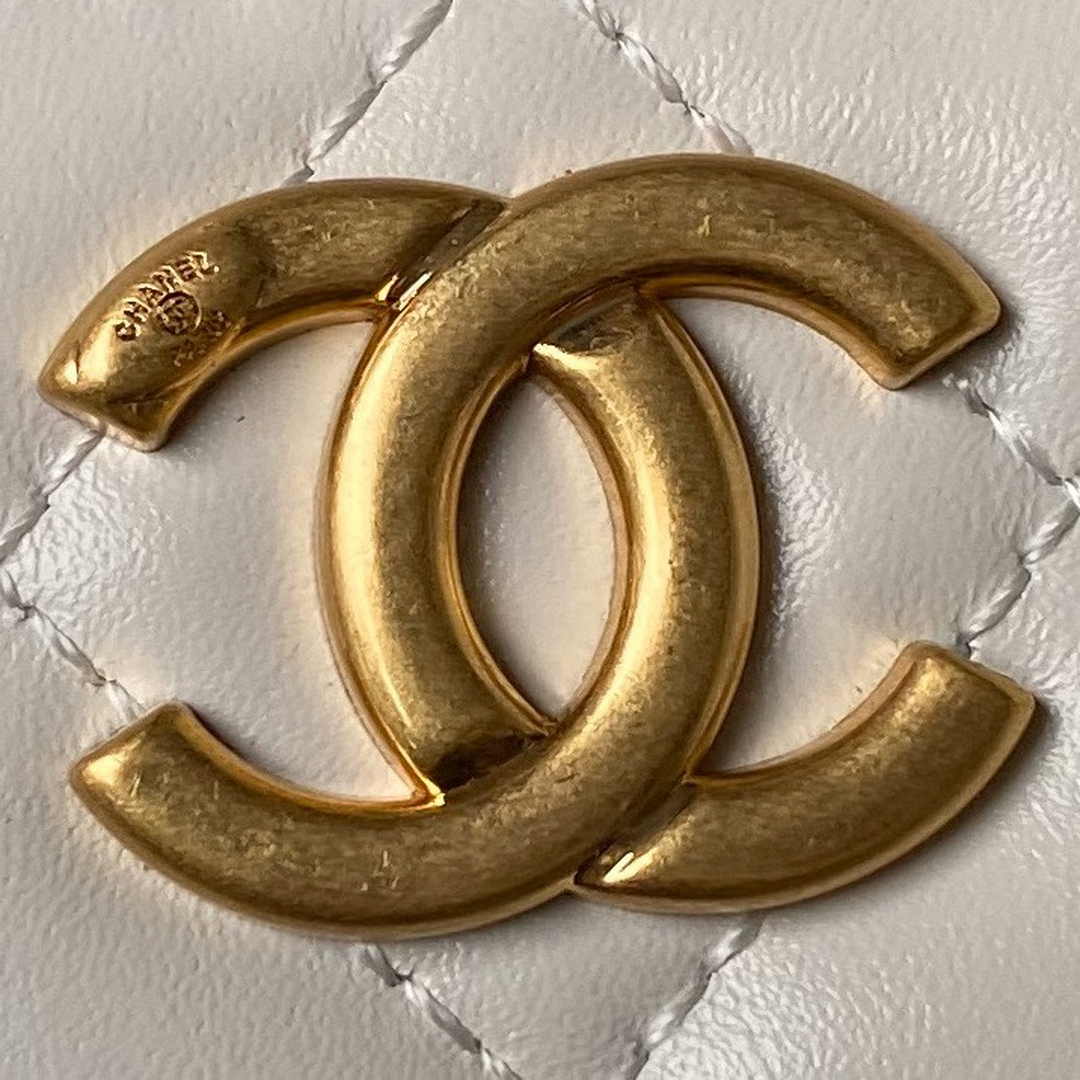 Chanel Clutch with chain AP3651 Lambskin Beige