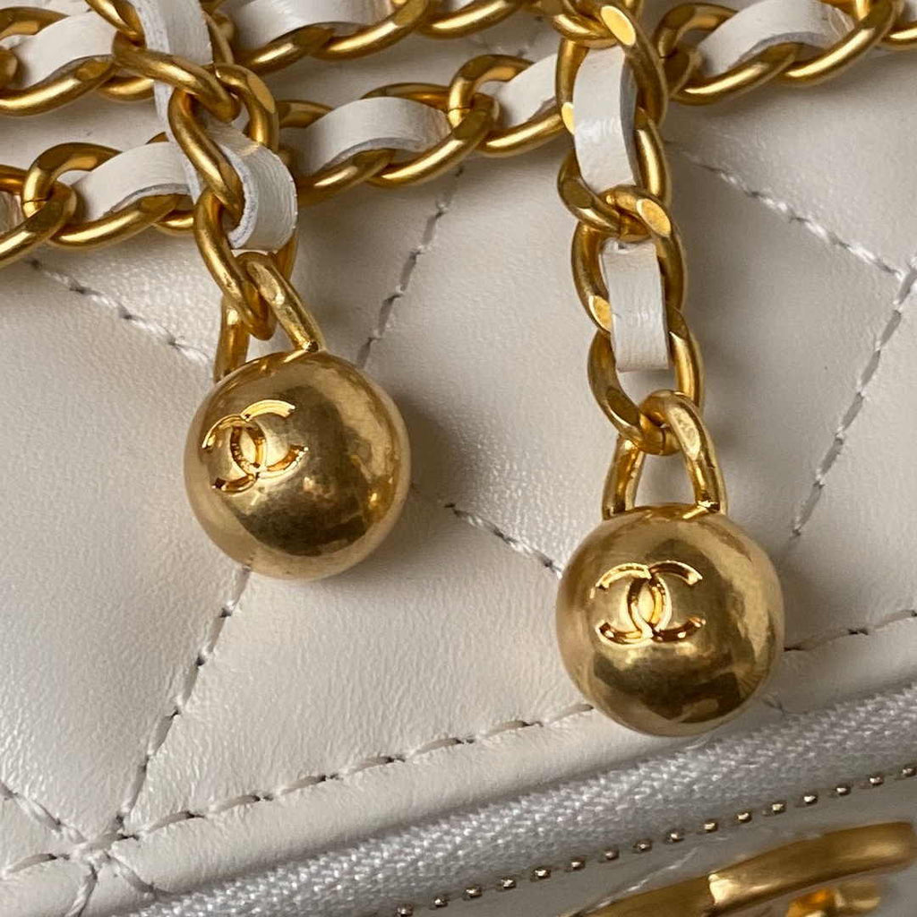 Chanel Clutch with chain AP3651 Lambskin Beige