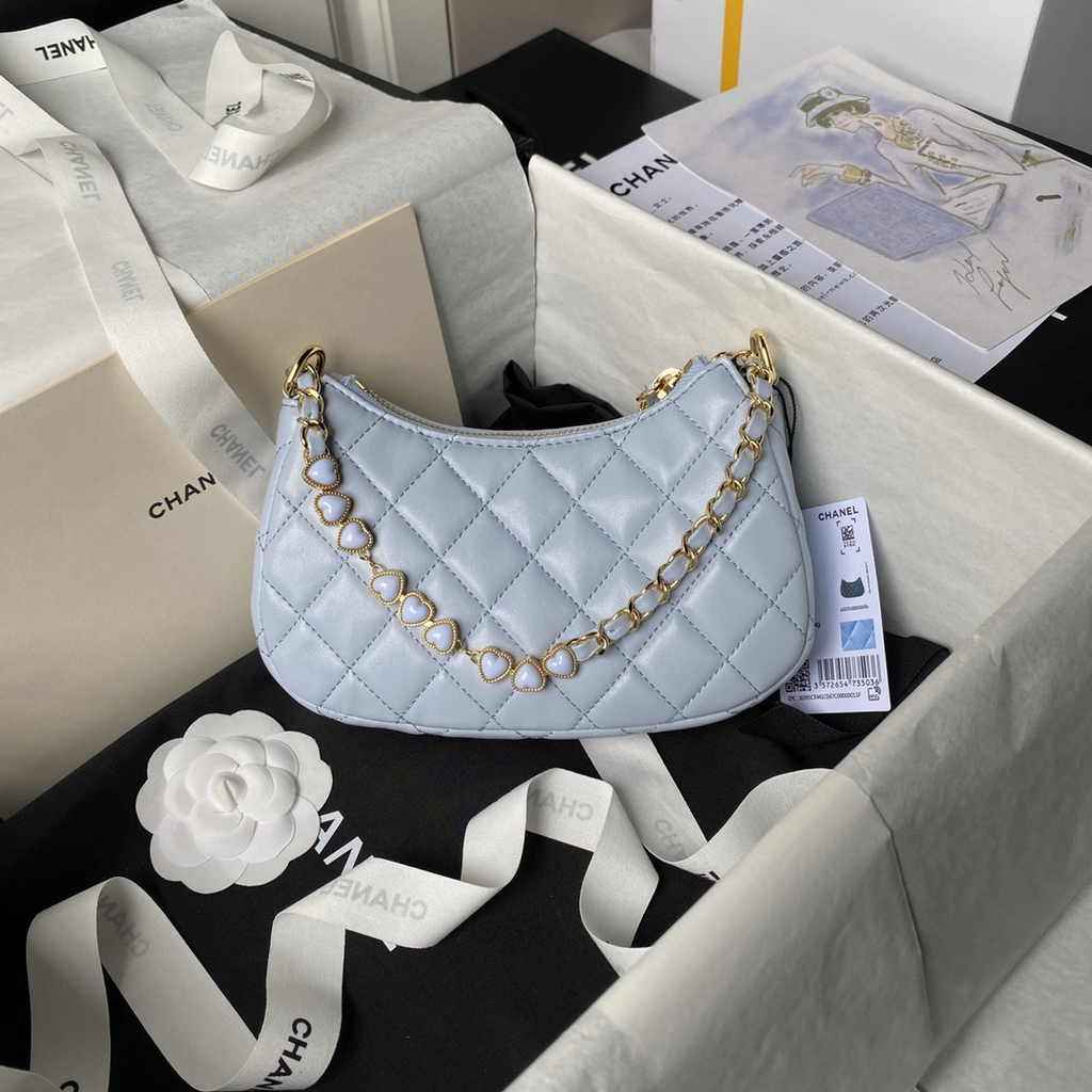 Chanel clutch with chain, AP3786 blue lambskin