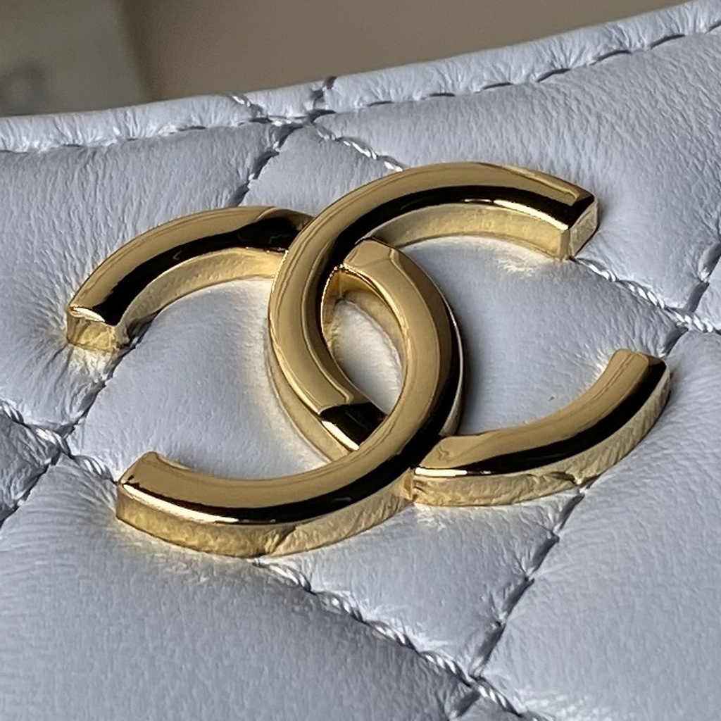 Chanel clutch with chain, AP3786 blue lambskin