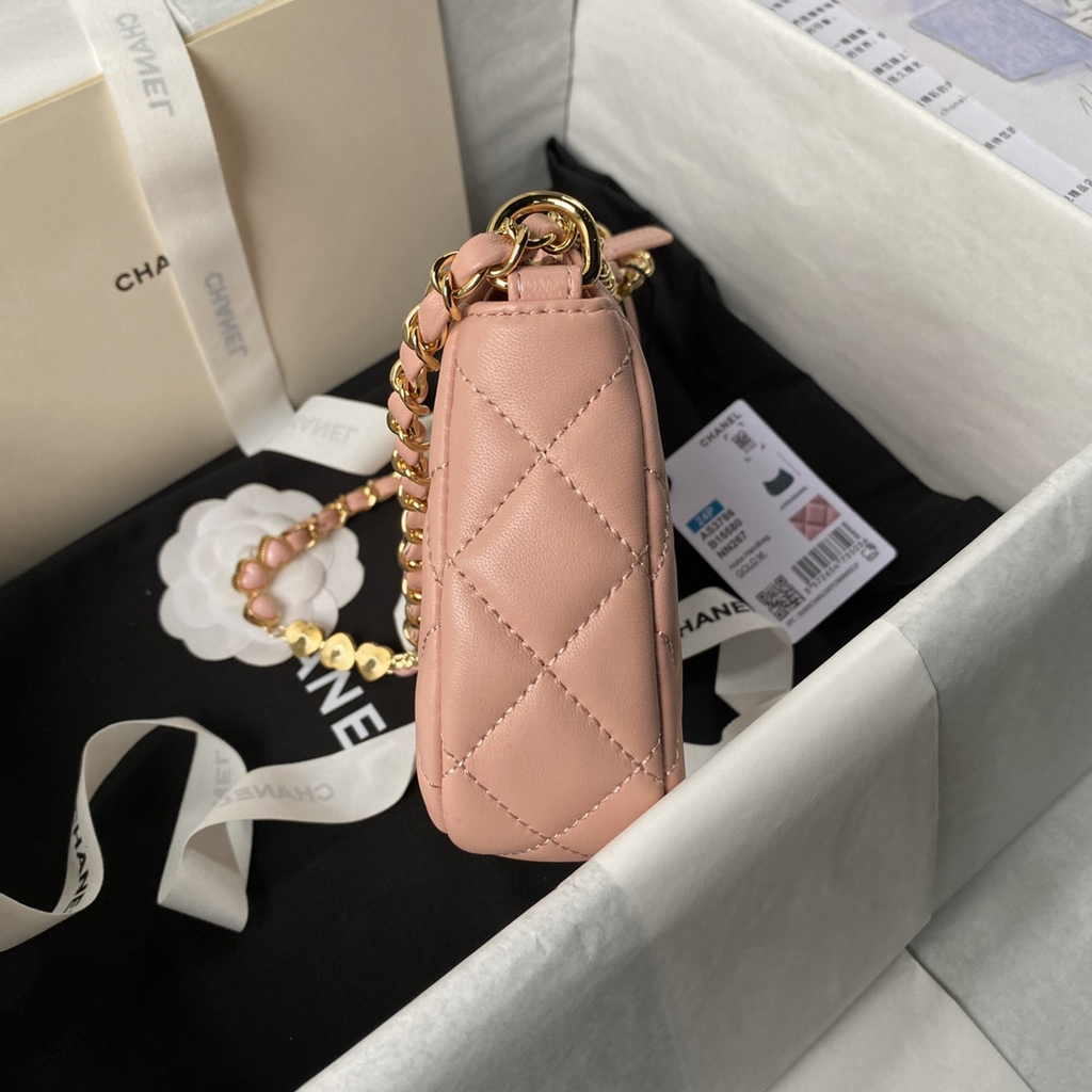 Chanel clutch with chain, AP3786 pink lambskin