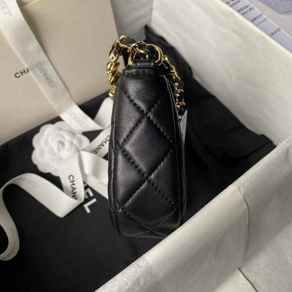 Chanel clutch with chain, AP3786 black lambskin