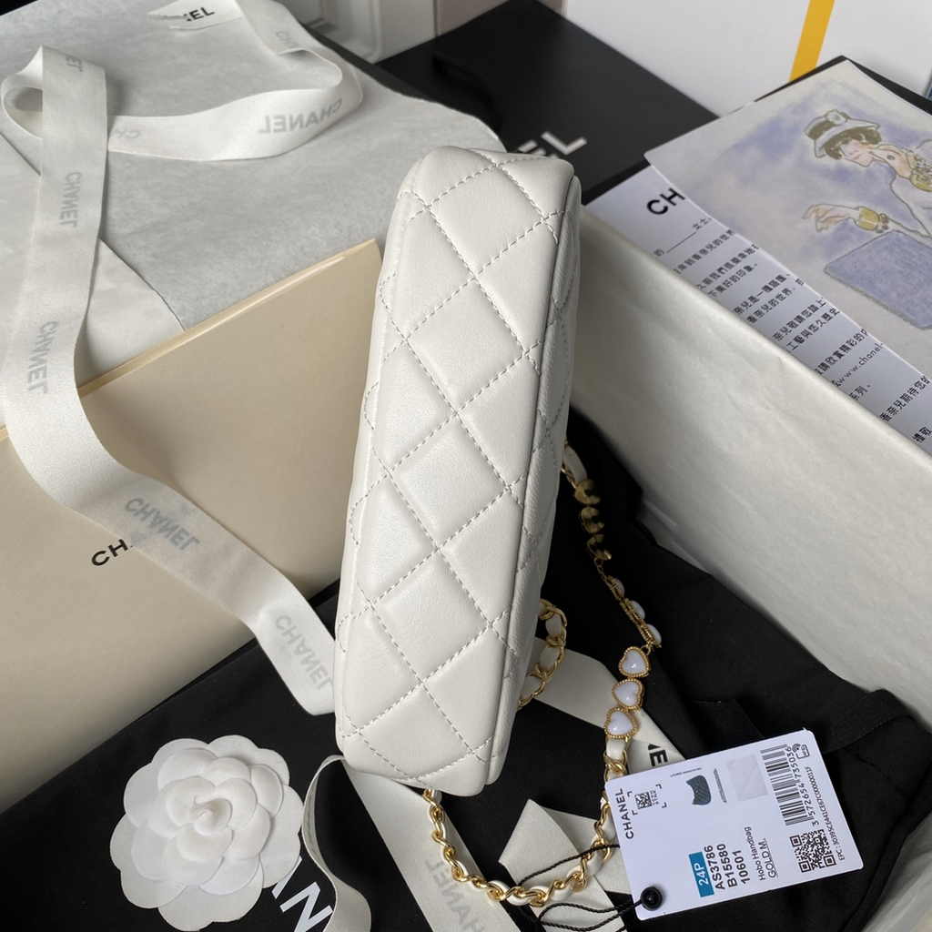 Chanel clutch with chain, AP3786 white lambskin
