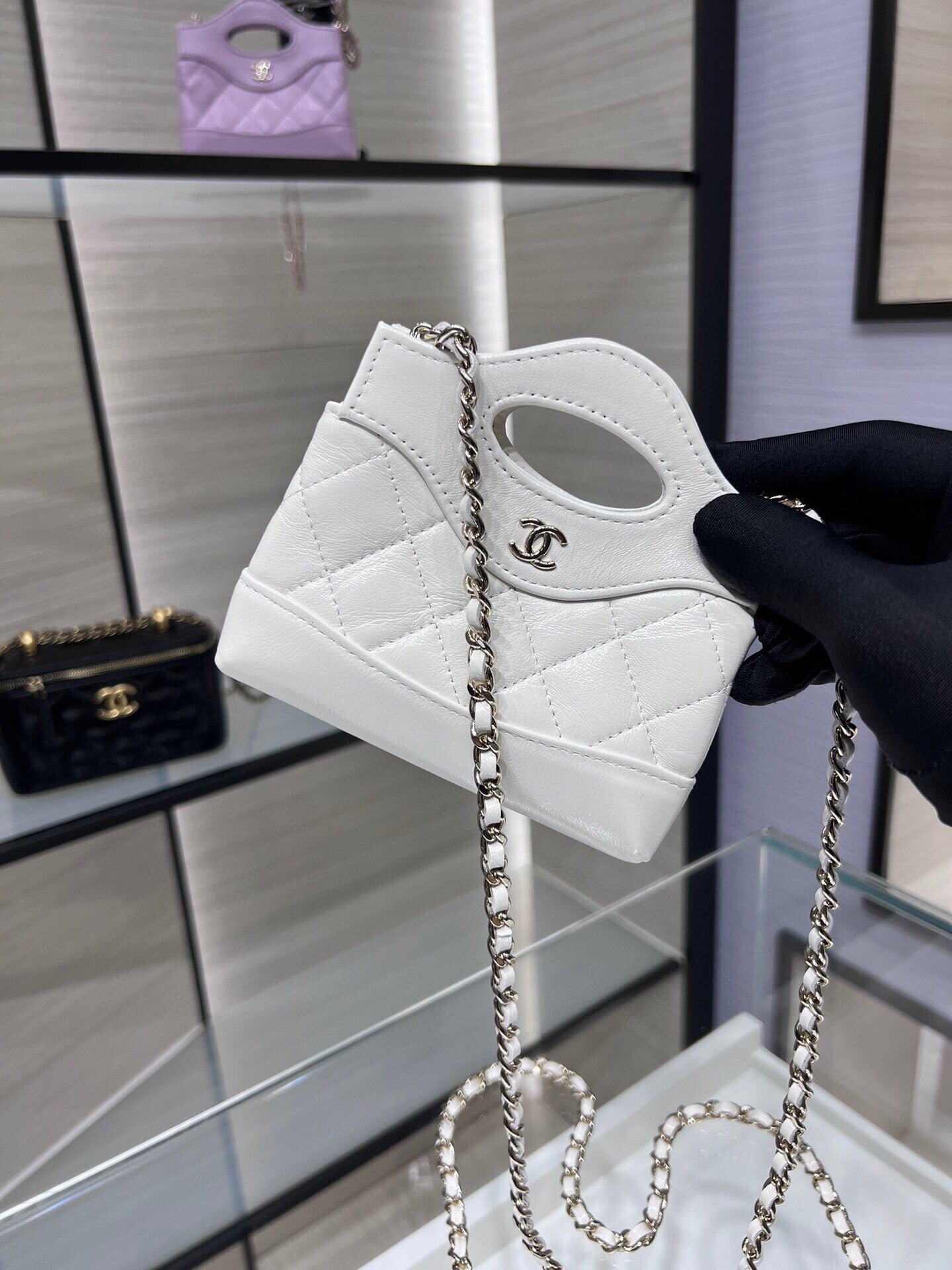 Chanel clutch with chain AP3875 beige shiny lambskin