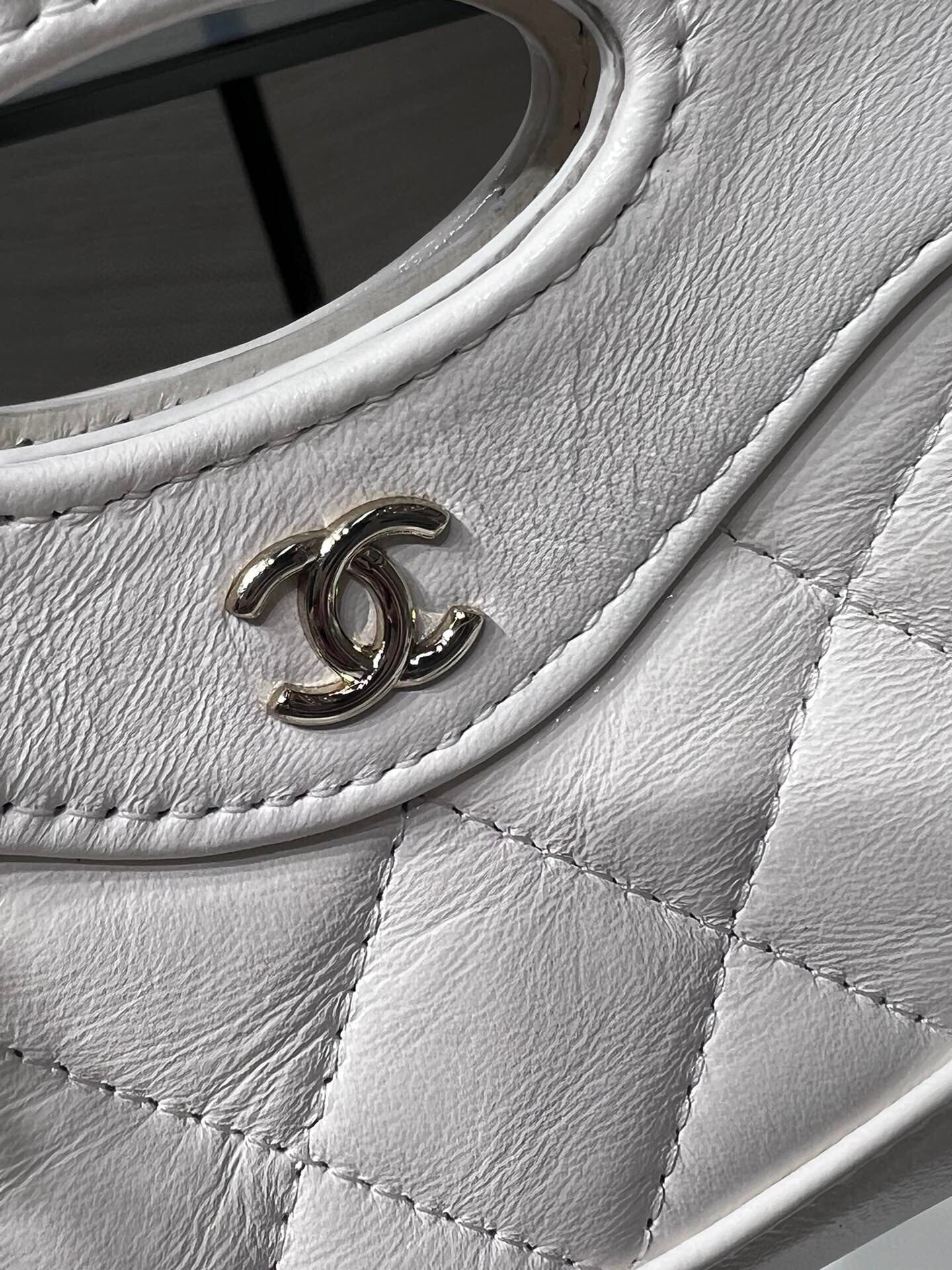 Chanel clutch with chain AP3875 beige shiny lambskin