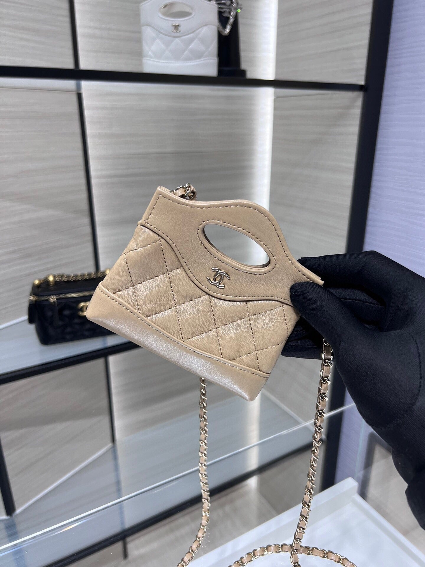 Chanel clutch with chain AP3875 apricot shiny lambskin