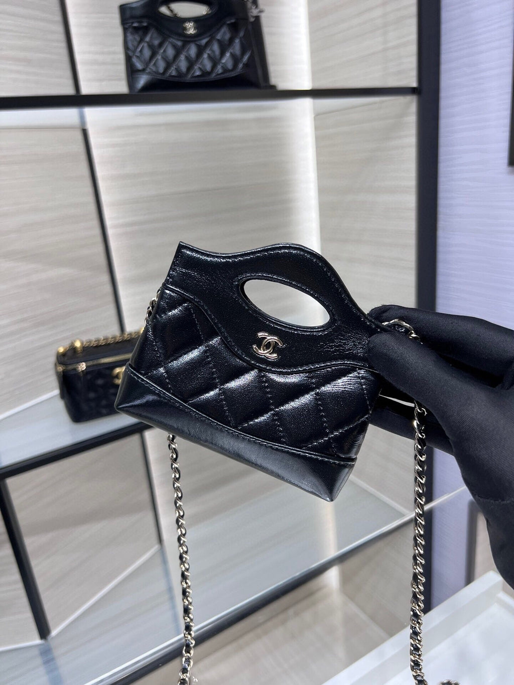 Chanel clutch with chain AP3875 black shiny lambskin