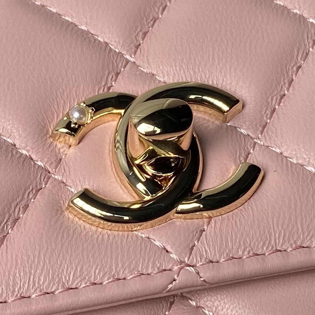 Chanel Clutch with Chain AP3974 Lambskin Pink