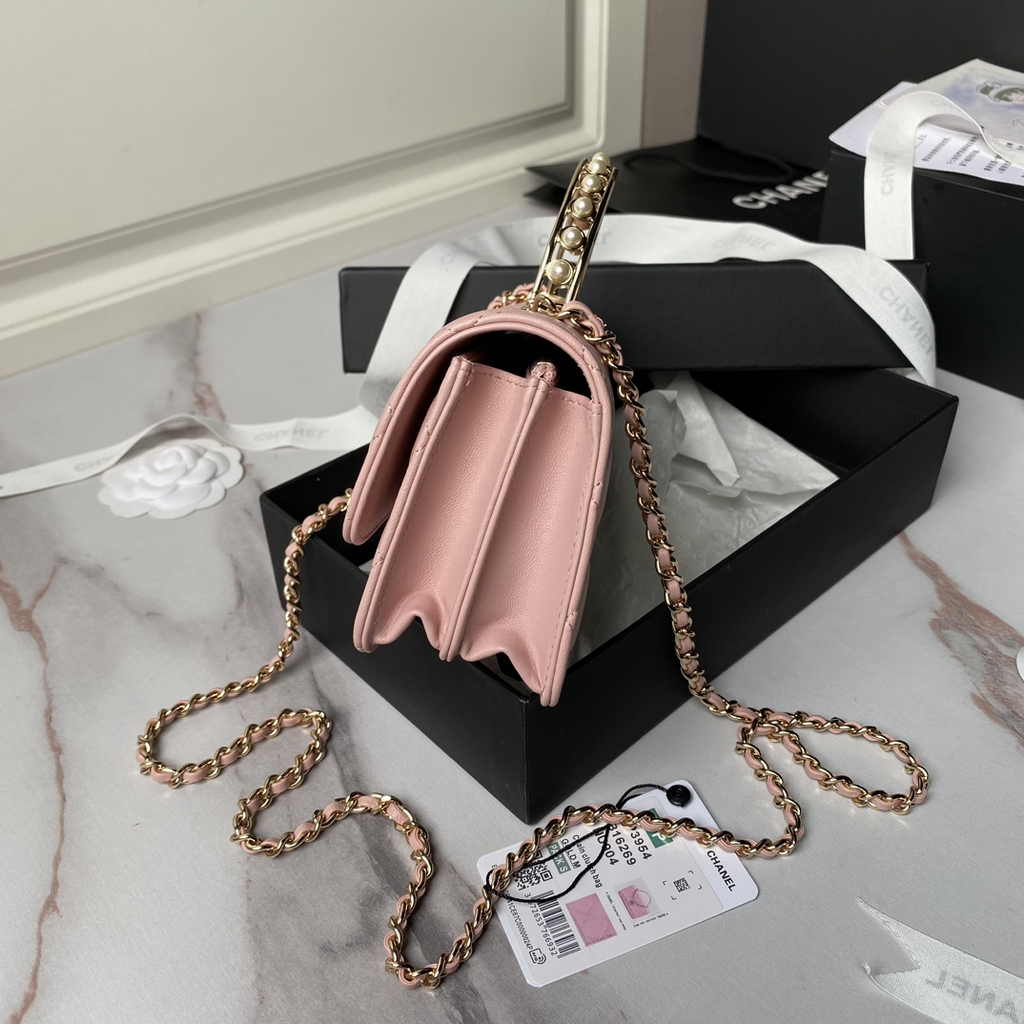Chanel Clutch with Chain AP3974 Lambskin Pink