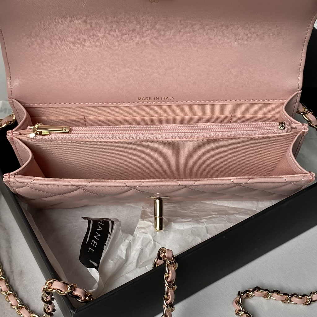 Chanel Clutch with Chain AP3974 Lambskin Pink