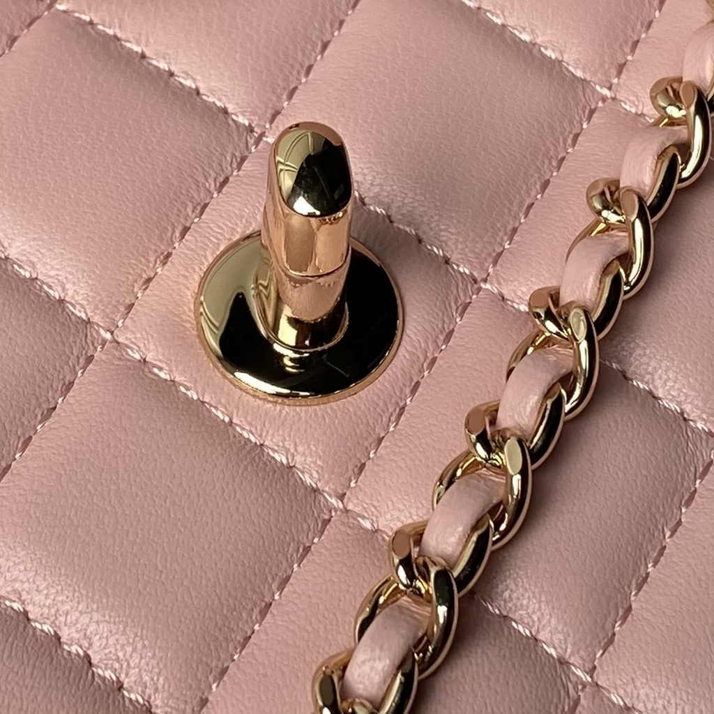 Chanel Clutch with Chain AP3974 Lambskin Pink