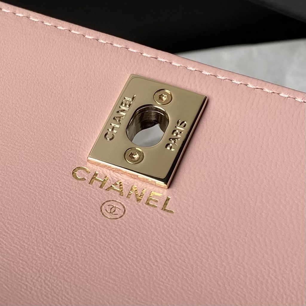 Chanel Clutch with Chain AP3974 Lambskin Pink