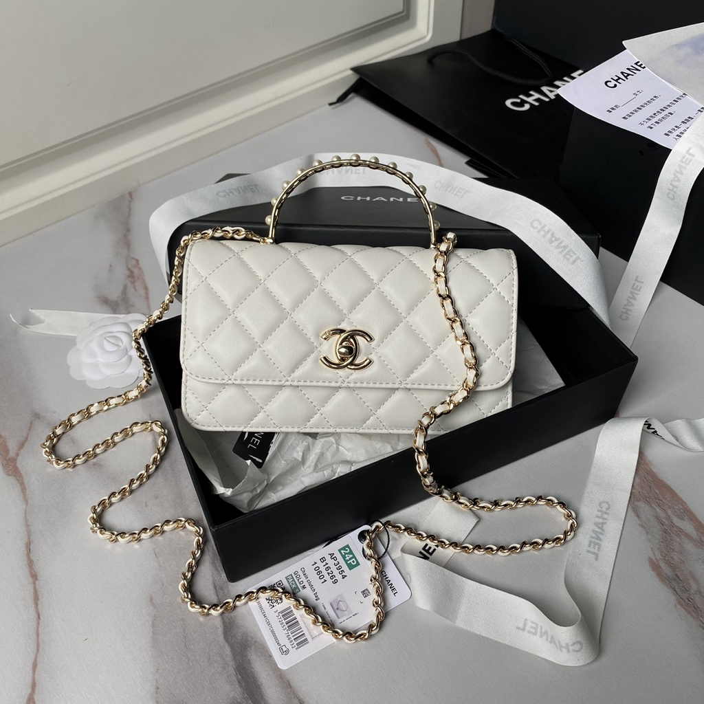 Chanel Clutch with Chain AP3974 Lambskin White