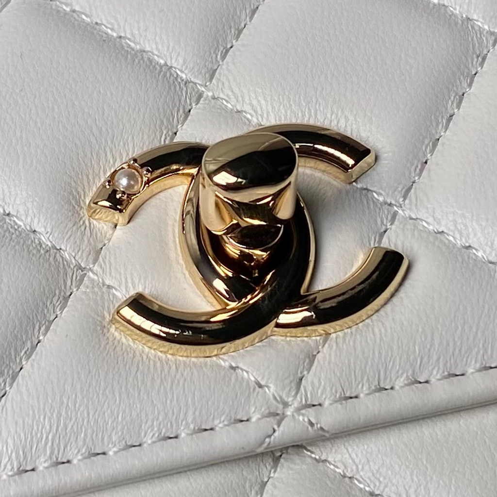 Chanel Clutch with Chain AP3974 Lambskin White